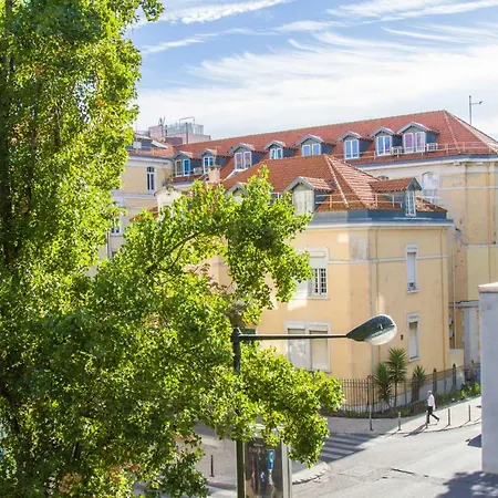 Rainbow House, Near Marques De Pombal * Lisboa